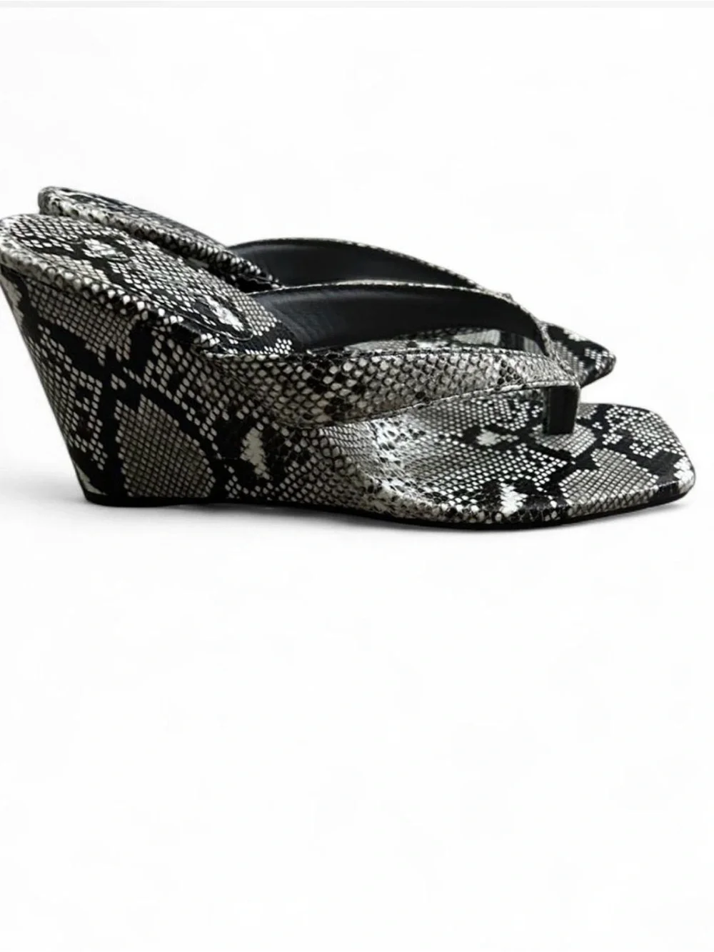 Wedge Thong Sandals in Black and White Snake Print Sz 9